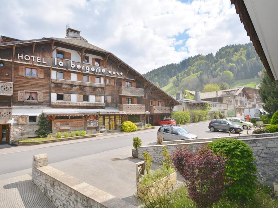 Appartement T3 au Centre de Morzine, Proche Pistes, Balcon Exposé Sud, Parking et Casier à Skis - FR-1-684-2 Apartment in Montriond