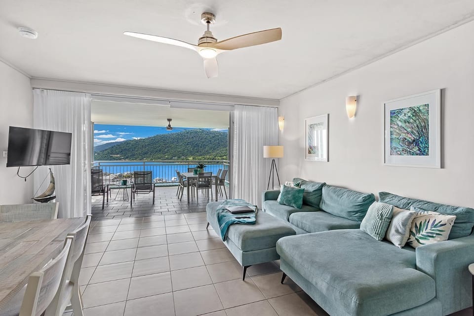 TV and multimedia, Living room, Sea view