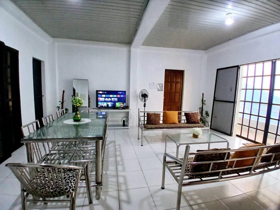 Lucky one transient ( 1 family room) House in Ilocos Region