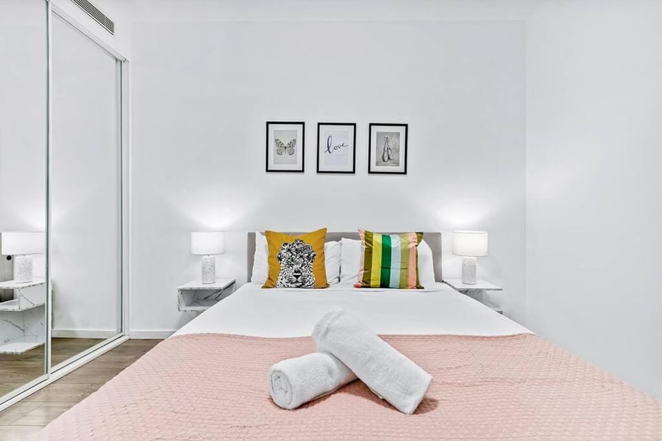 Centre of Newtown 2 Bed Apartment Apartment in Sydney
