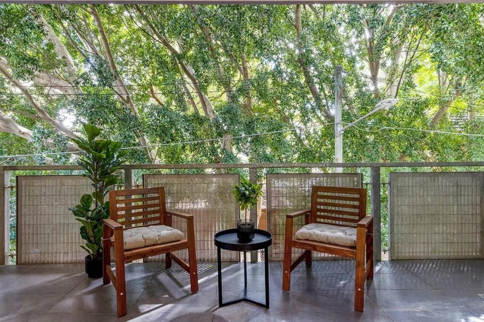 Centre of Newtown 2 Bed Apartment Apartment in Sydney