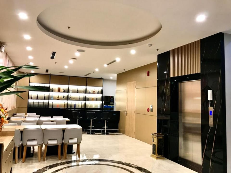 Communal lounge/ TV room, Kitchen or kitchenette, Other, elevator