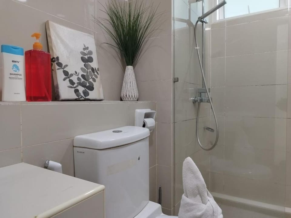 reSTARY - Muji, Sutera Avenue Infinity Pool - Imago Opposite - KK City- 2BR,5Pax 来沙旅 木居主题公寓 - 无边际日落海景泳池 - Imago商场对面 - KK市中心 - 2房5人 Apartment in Kota Kinabalu