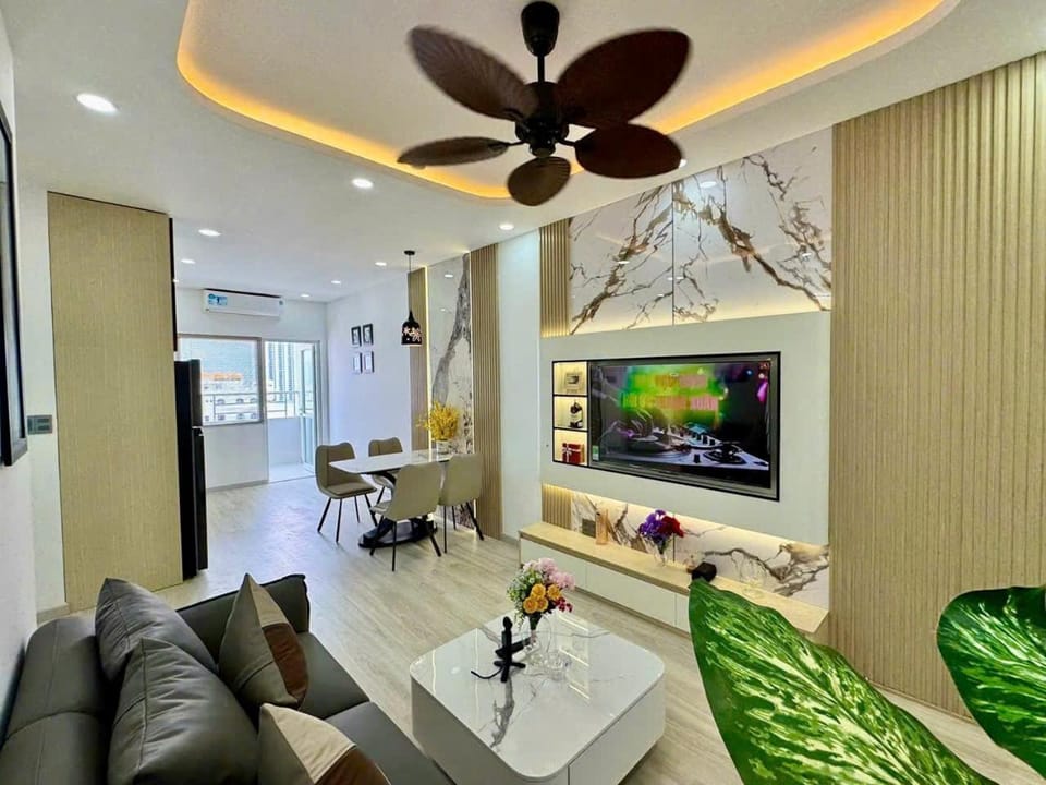 Communal lounge/ TV room, TV and multimedia, Living room, Seating area, Evening entertainment
