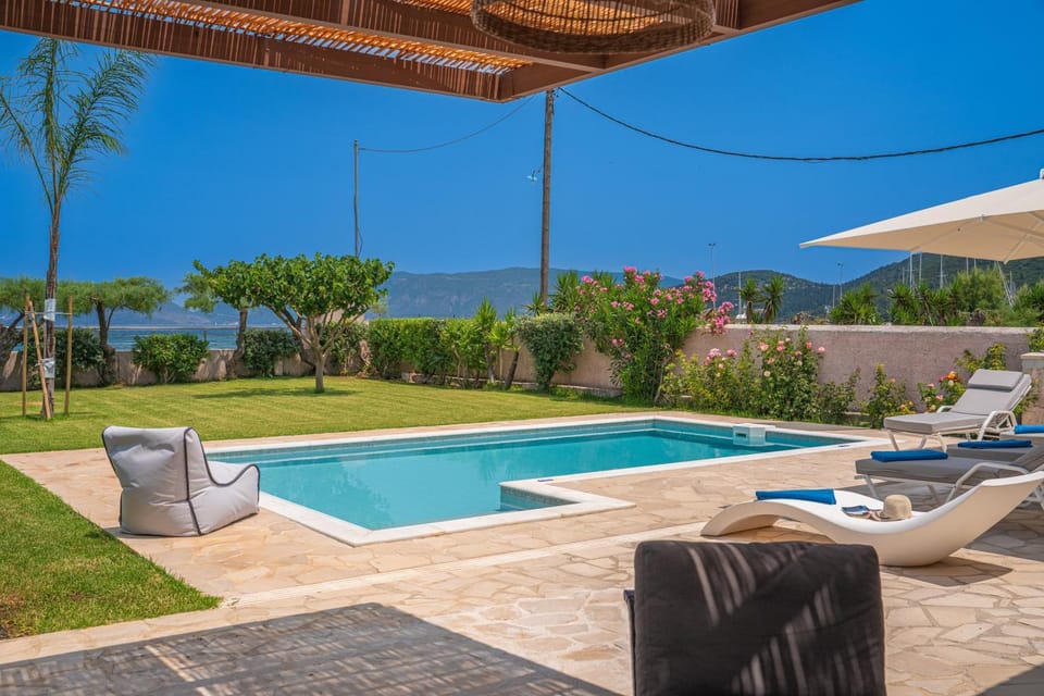 Patio, Pool view, Sea view, Swimming pool, sunbed