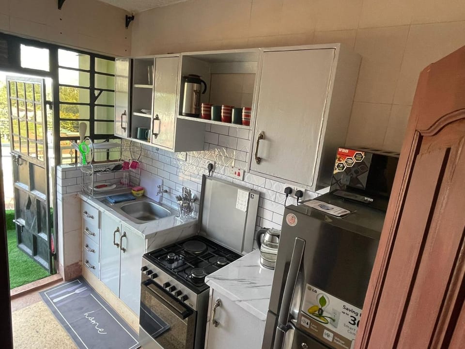 Kitchen or kitchenette, minibar, pet friendly, stove