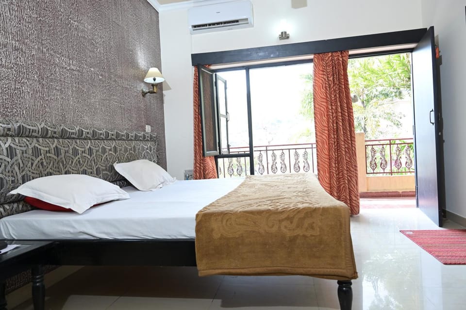 Bed, Balcony/Terrace, Photo of the whole room, Bedroom, air conditioner