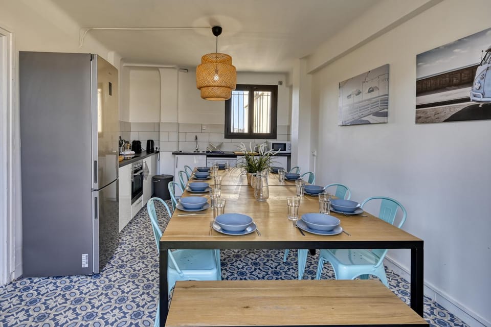Kitchen or kitchenette, Dining area, minibar, pet friendly, stove
