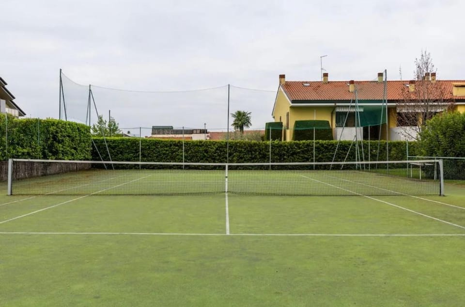Tennis court