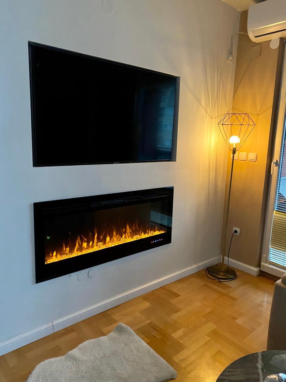 TV and multimedia, Living room, Seating area, flat iron