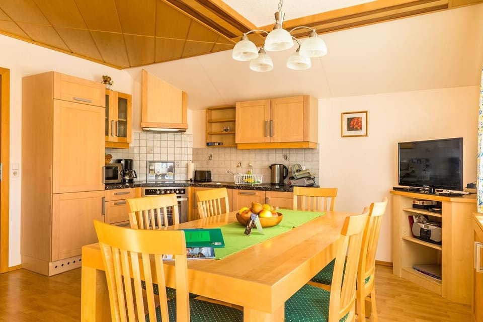 Communal lounge/ TV room, Kitchen or kitchenette, Seating area, Dining area, Evening entertainment, dishwasher, minibar, pet friendly, stove