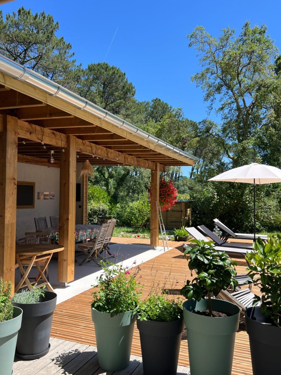 Property building, Swimming pool, Breakfast