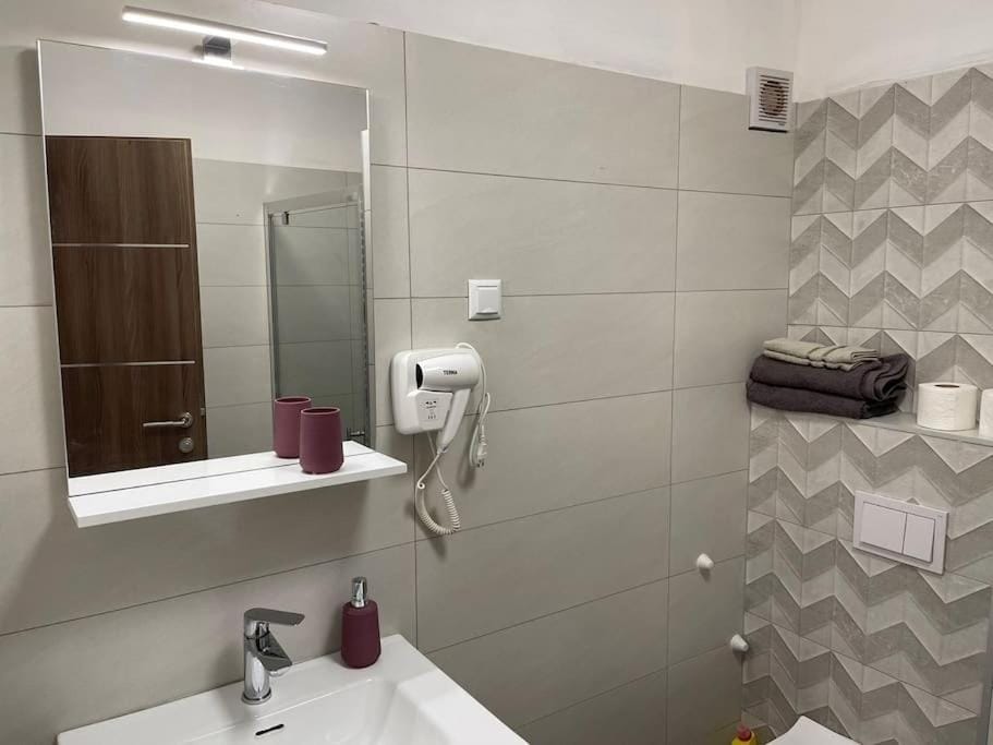 Apartman 4YOU Central station - GARAGE - Self check in Apartment in Croatia