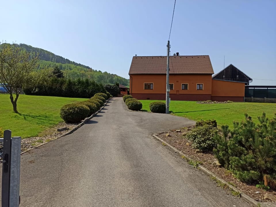 Property building, Natural landscape, Garden, Garden, Garden view