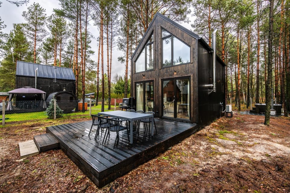 Property building, BBQ facilities, Hot Tub, Balcony/Terrace