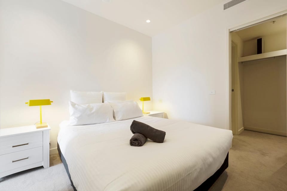 Abbotsford Short Stay Luxury Style & Location Apartment in Abbotsford