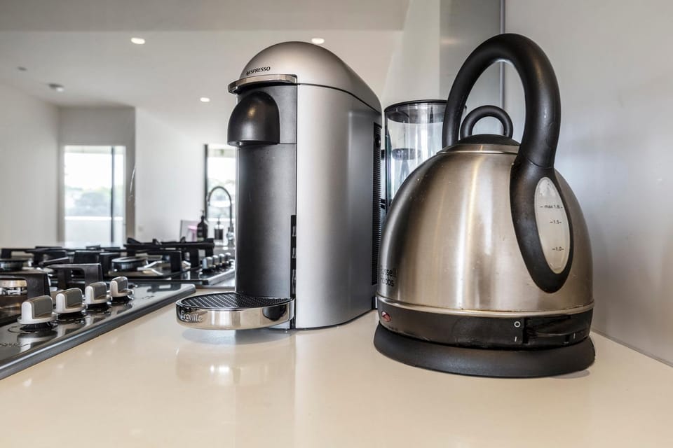 Abbotsford Short Stay Luxury Style & Location Apartment in Abbotsford