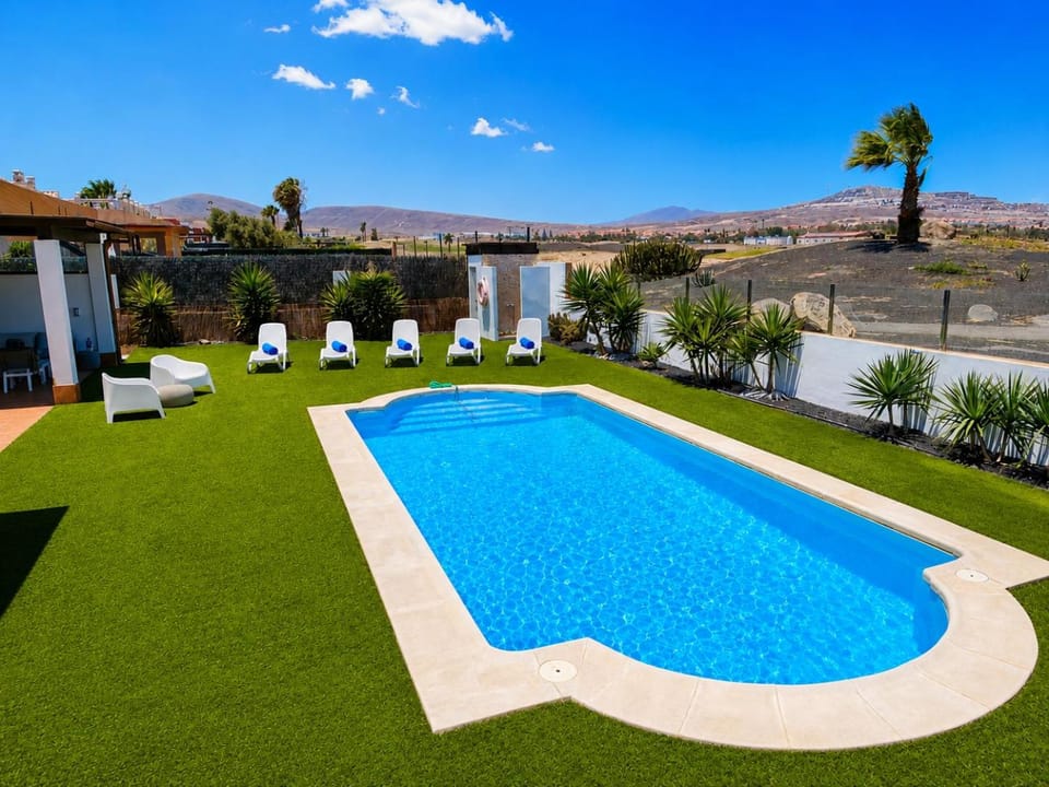 MILÚ GOLF LUXURY HOUSE Villa in Maxorata