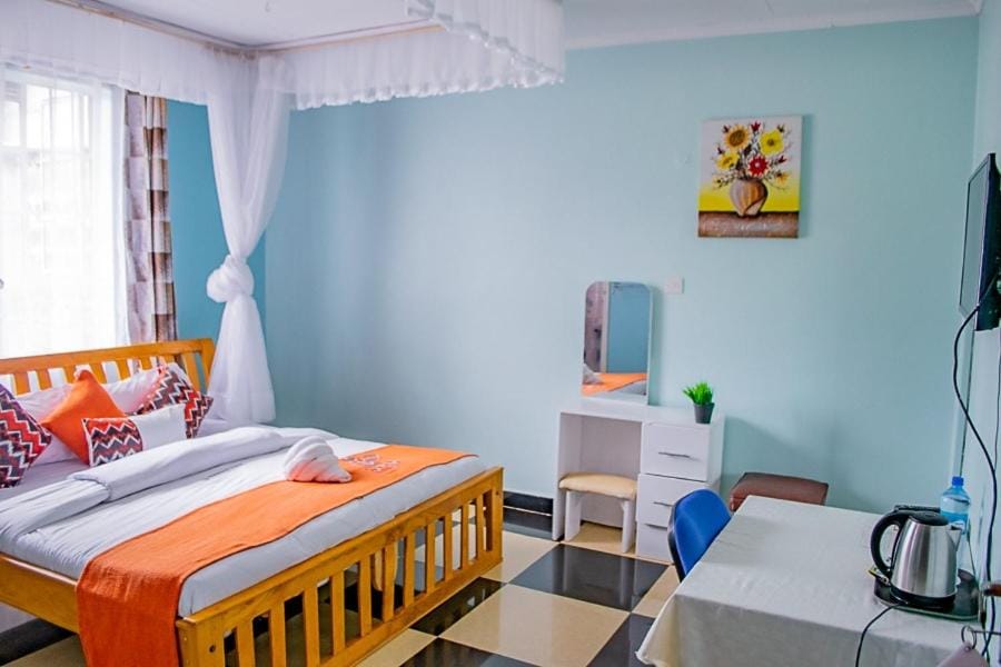 Bed, TV and multimedia, Photo of the whole room, Bedroom