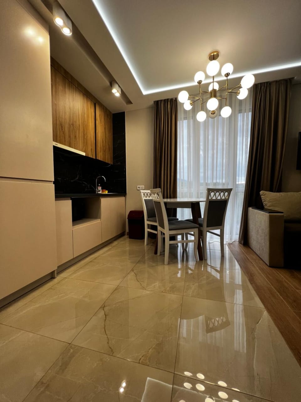 Seating area, Dining area