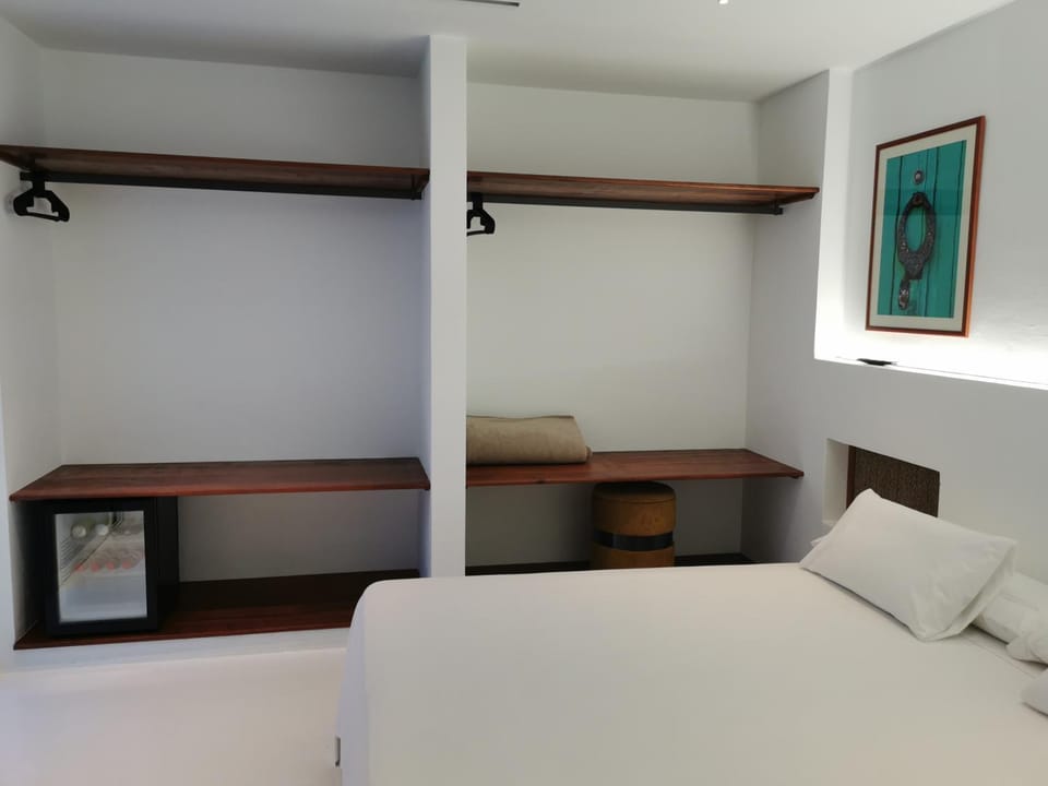 Bedroom, hair dresser, wardrobe