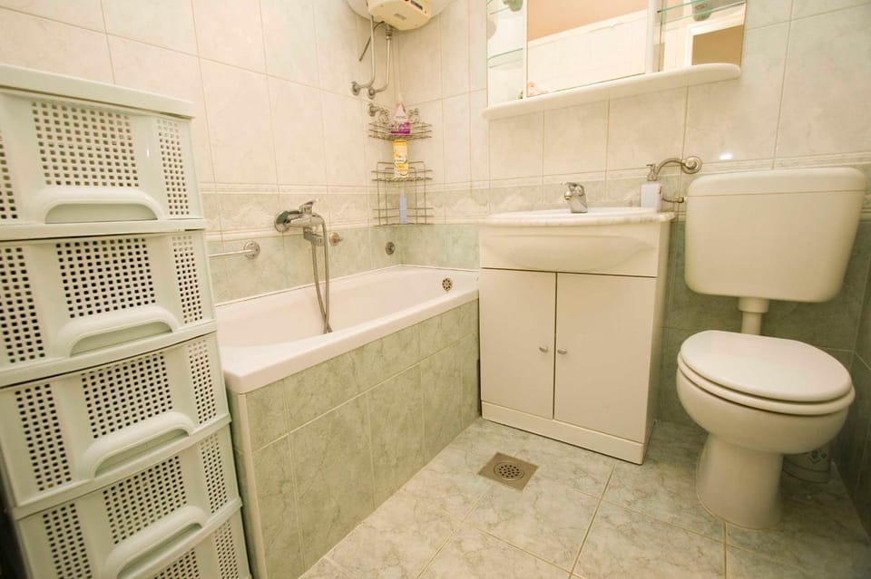 Shower, Toilet, Bathroom, Bath