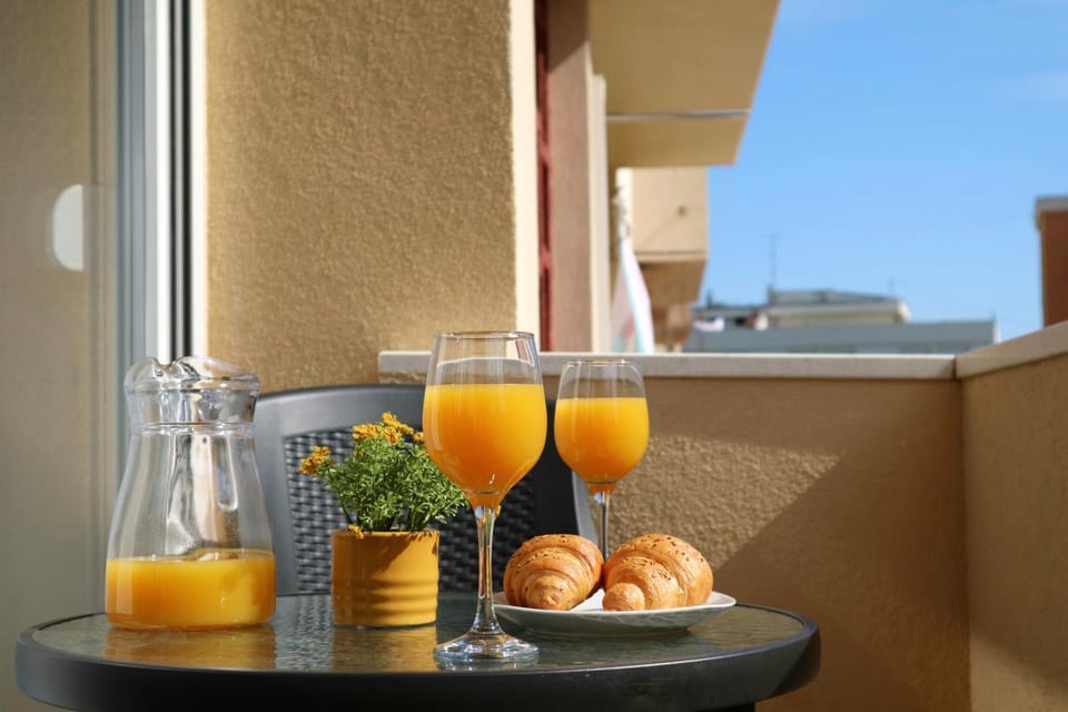 Neighbourhood, Balcony/Terrace