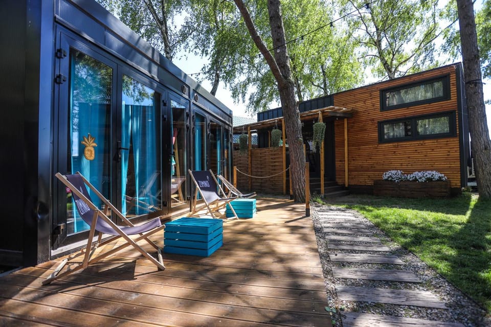 Klimatyzowane Surf Domki - Maszoperia Sun4Hel - Letnia Baza SnowShow na Półwyspie Helskim Hostel in Pomeranian Voivodeship