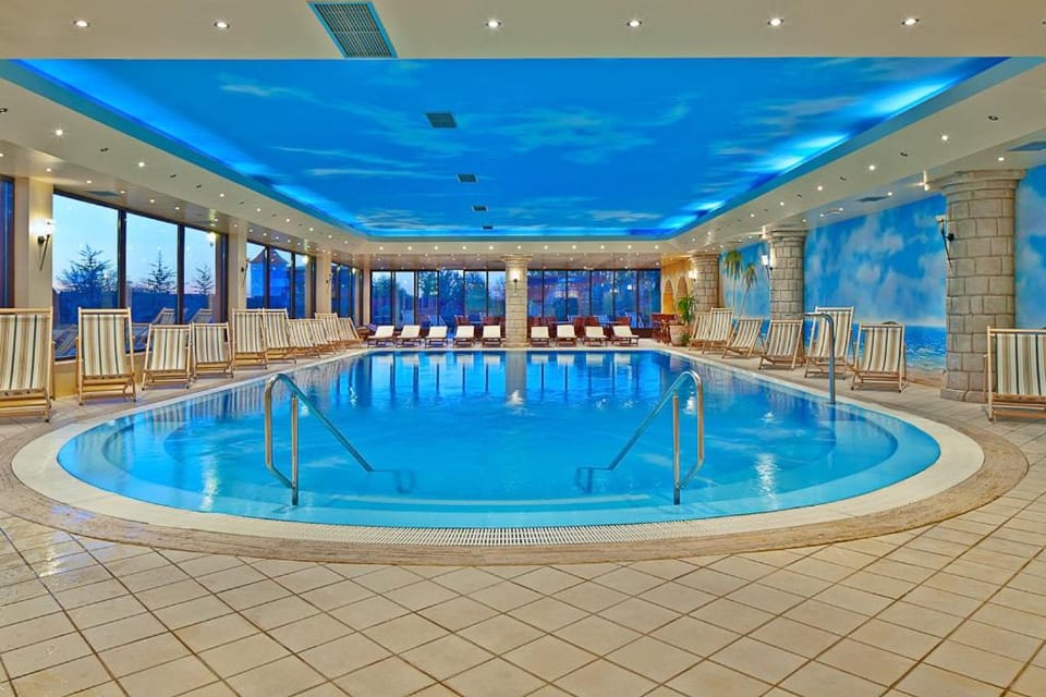 Spa and wellness centre/facilities, Pool view, Swimming pool