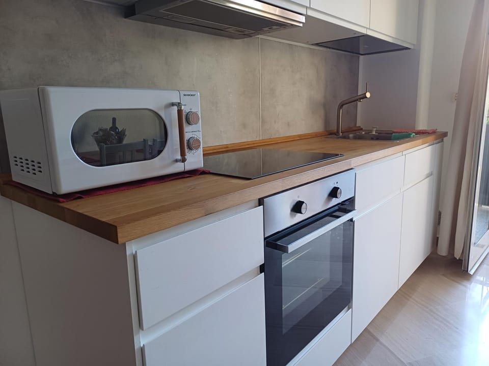 Kitchen or kitchenette, pet friendly, kitchen