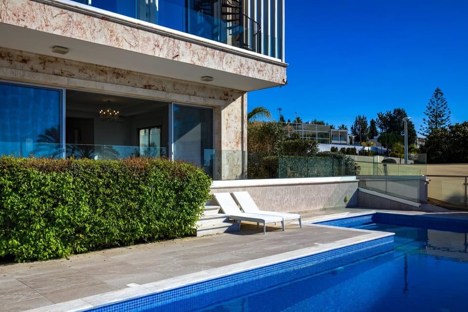 Property building, Swimming pool, Swimming pool