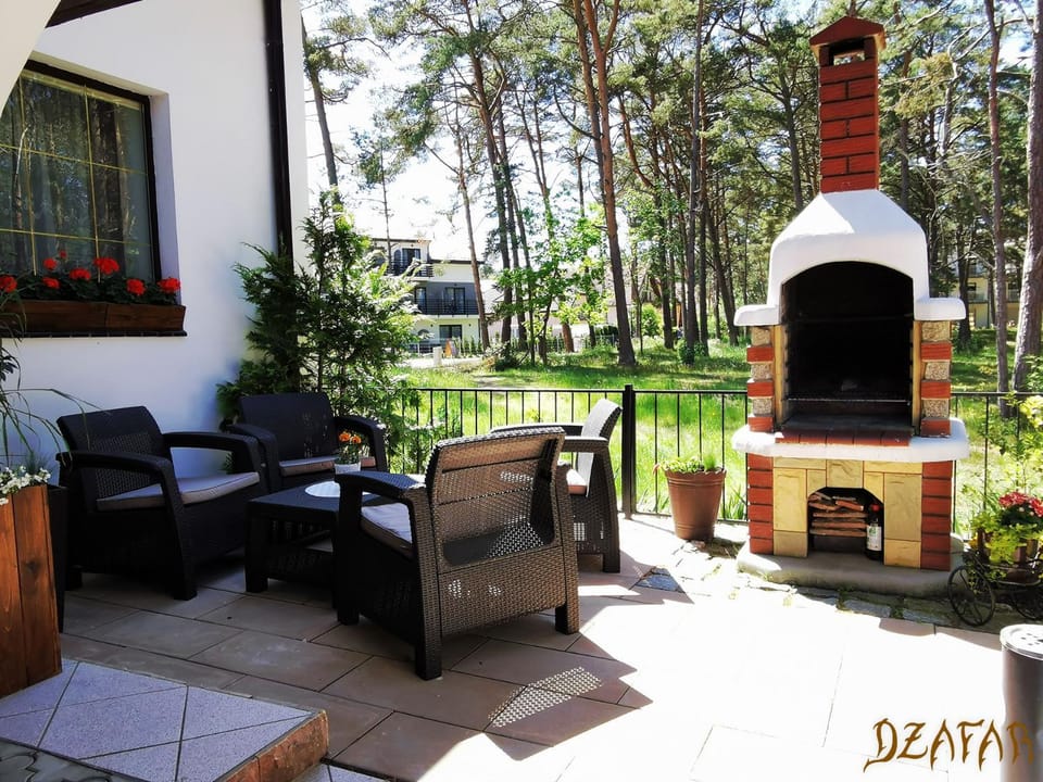 Property building, BBQ facilities, BBQ facilities, Balcony/Terrace