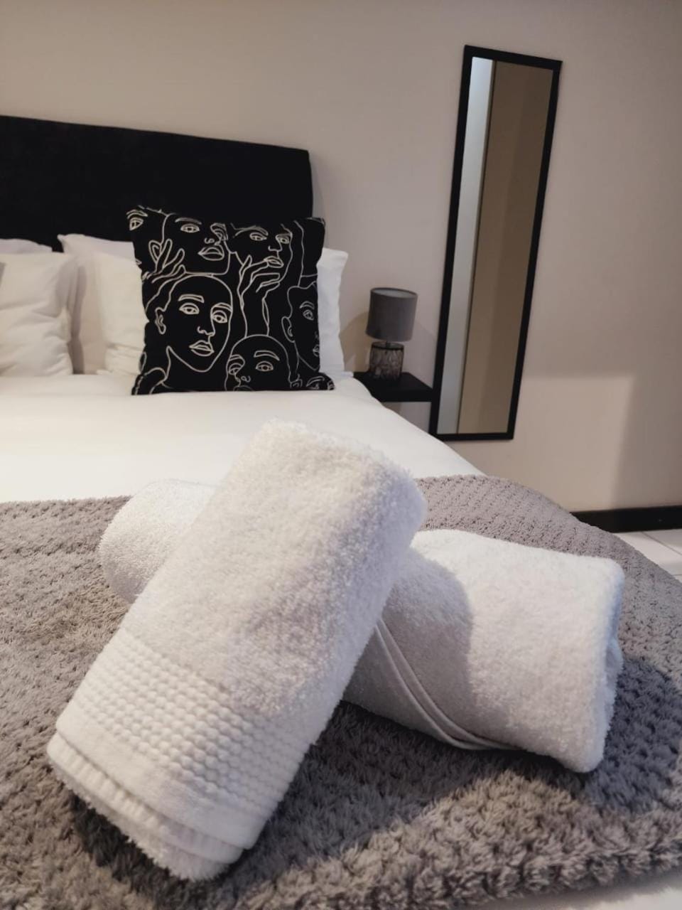 Mooi’s Monochrome Apartment in Port Elizabeth
