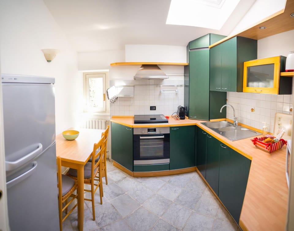 Kitchen or kitchenette, Dining area, dishwasher, oven, stove, toaster