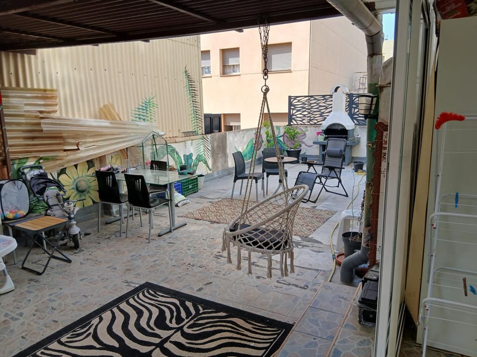 Patio, BBQ facilities, BBQ facilities, Seating area