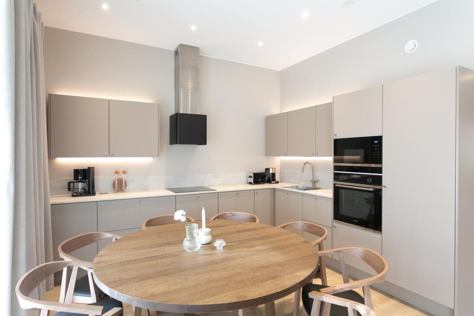 Kitchen or kitchenette, Dining area, minibar, pet friendly, stove