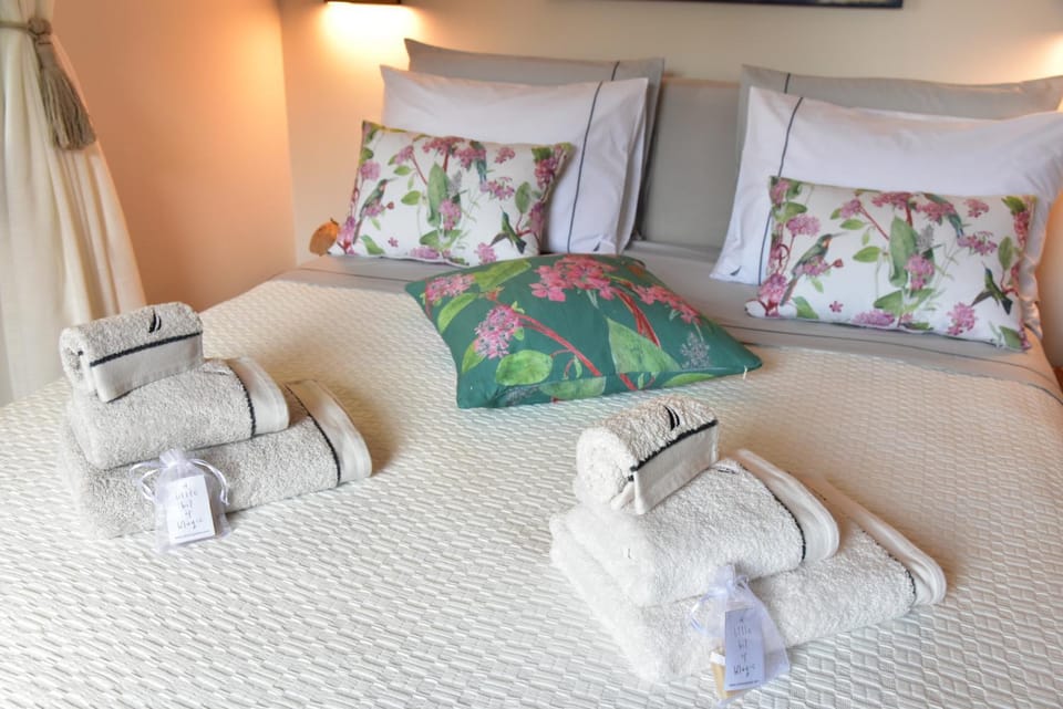 Bed, Summer, Bedroom, towels