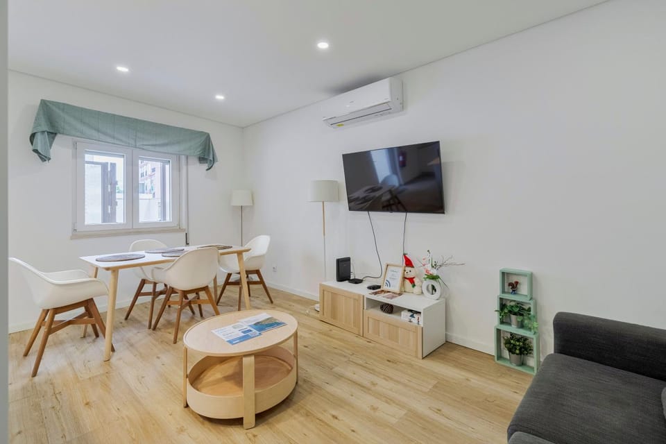 TV and multimedia, Living room, Dining area
