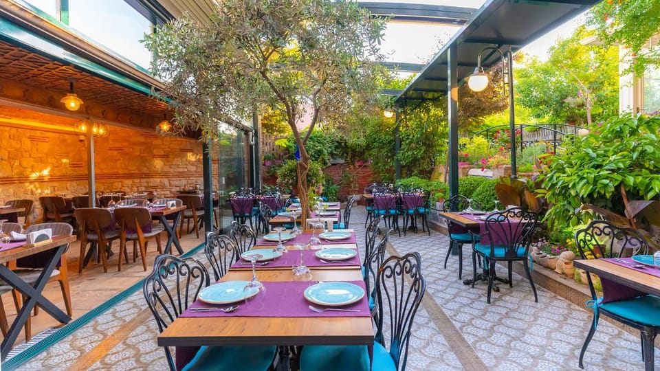 7 people large family or friends group 110mettee squar Bed and Breakfast in Istanbul