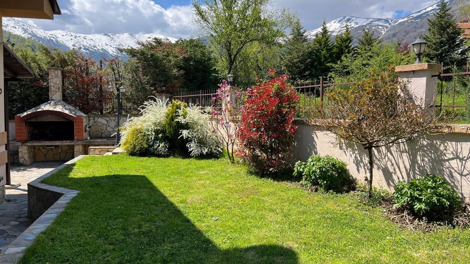 Garden, Garden view, Mountain view