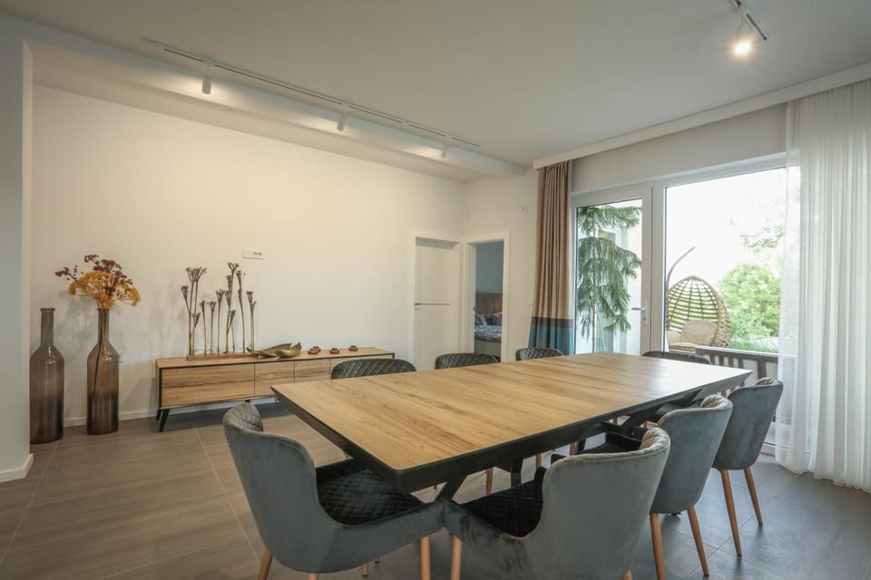 Living room, Seating area, Dining area