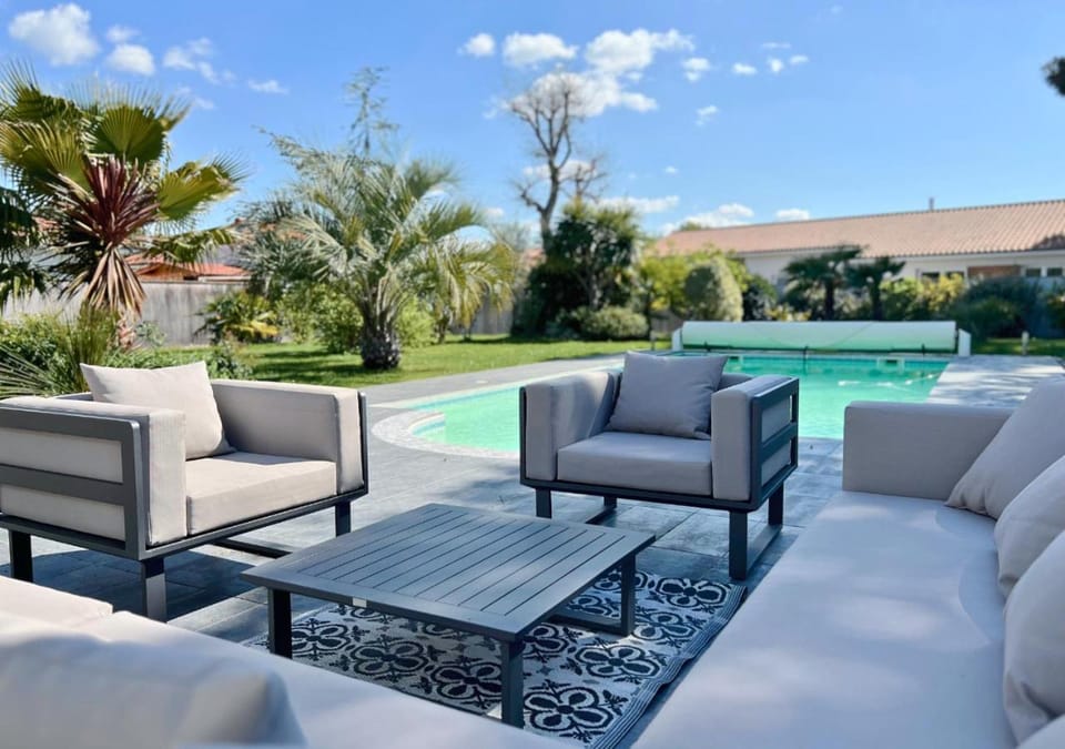 Patio, Balcony/Terrace, Pool view, Swimming pool