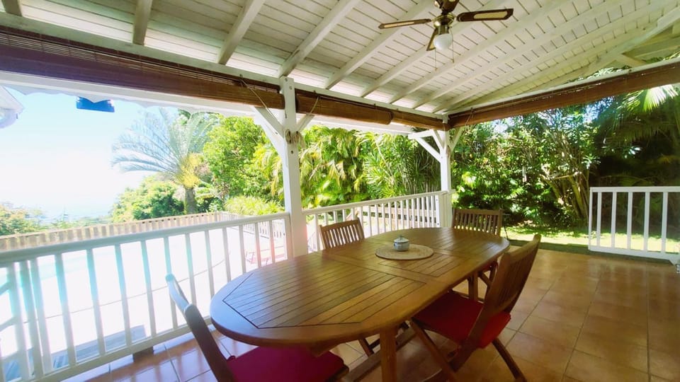 Day, Natural landscape, View (from property/room), Balcony/Terrace, Dining area, Garden view, Swimming pool