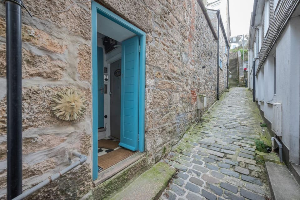 Property building, Street view