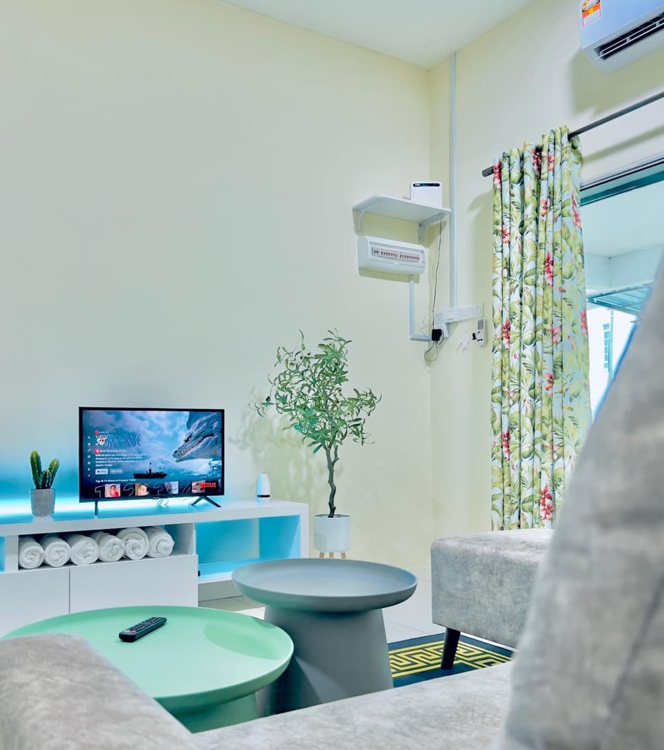Homestay Akasia 12 House in Perak Tengah District