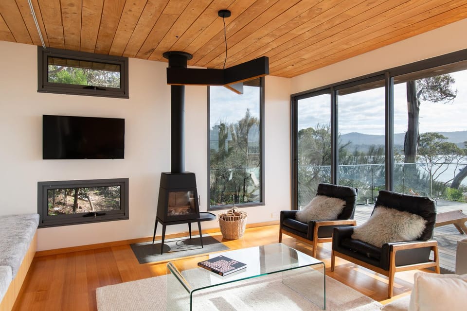 The Edge House in Binalong Bay