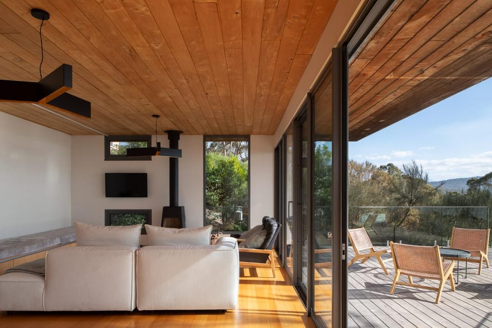 The Edge House in Binalong Bay