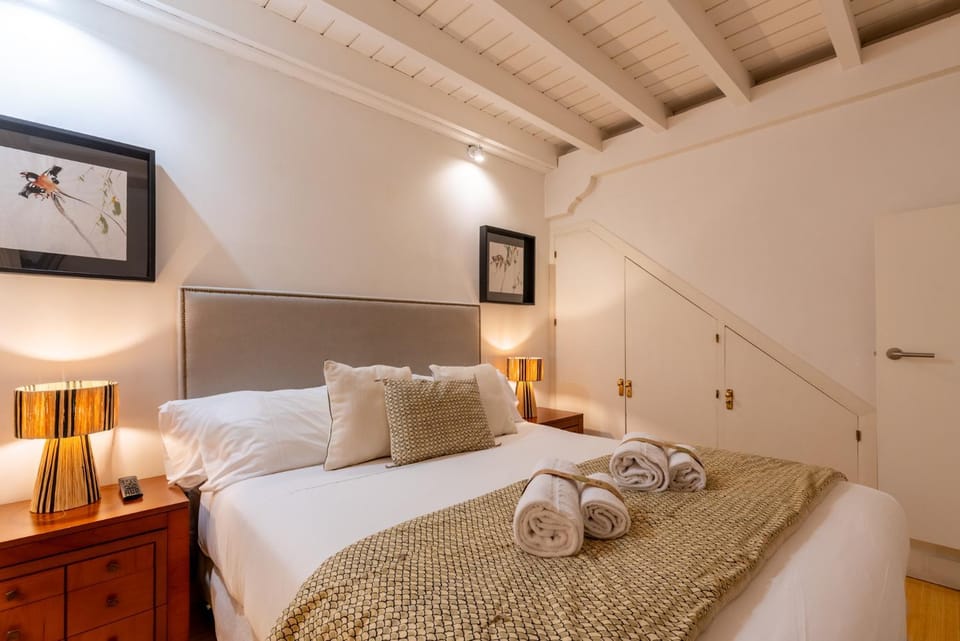 AD10 Amazing House near Cathedral by Antonia Diaz street House in Seville