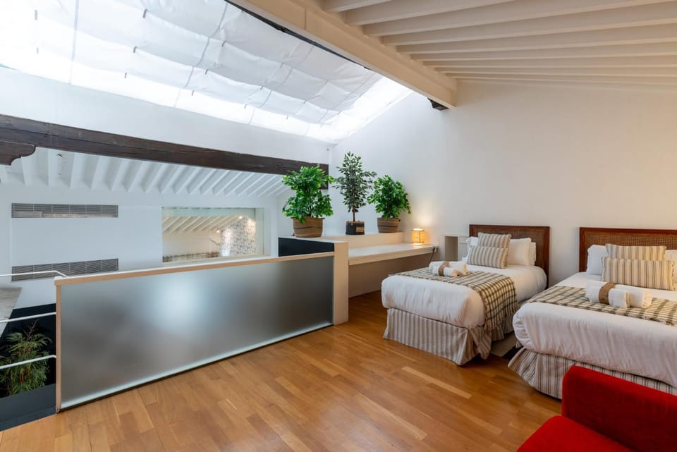 AD10 Amazing House near Cathedral by Antonia Diaz street House in Seville