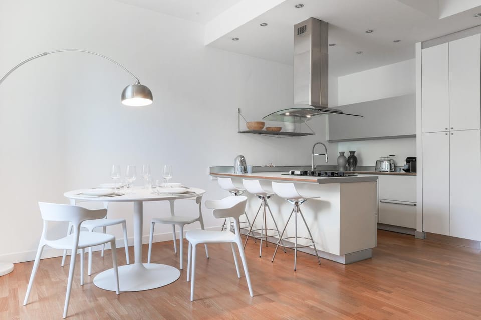 Kitchen or kitchenette, Dining area, pet friendly, stove